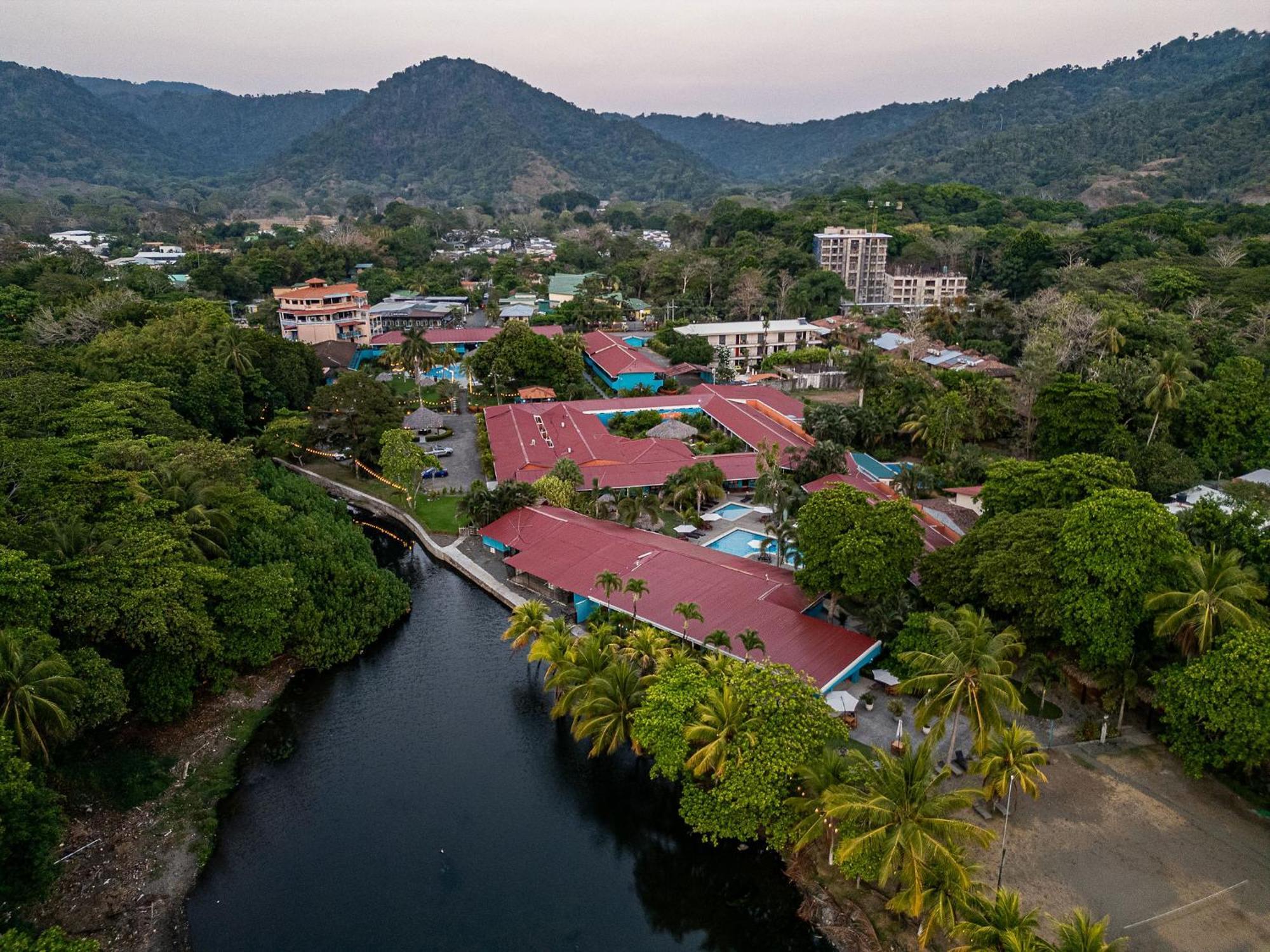 Beach Break Resort & Cr Surf Camp ハコ エクステリア 写真