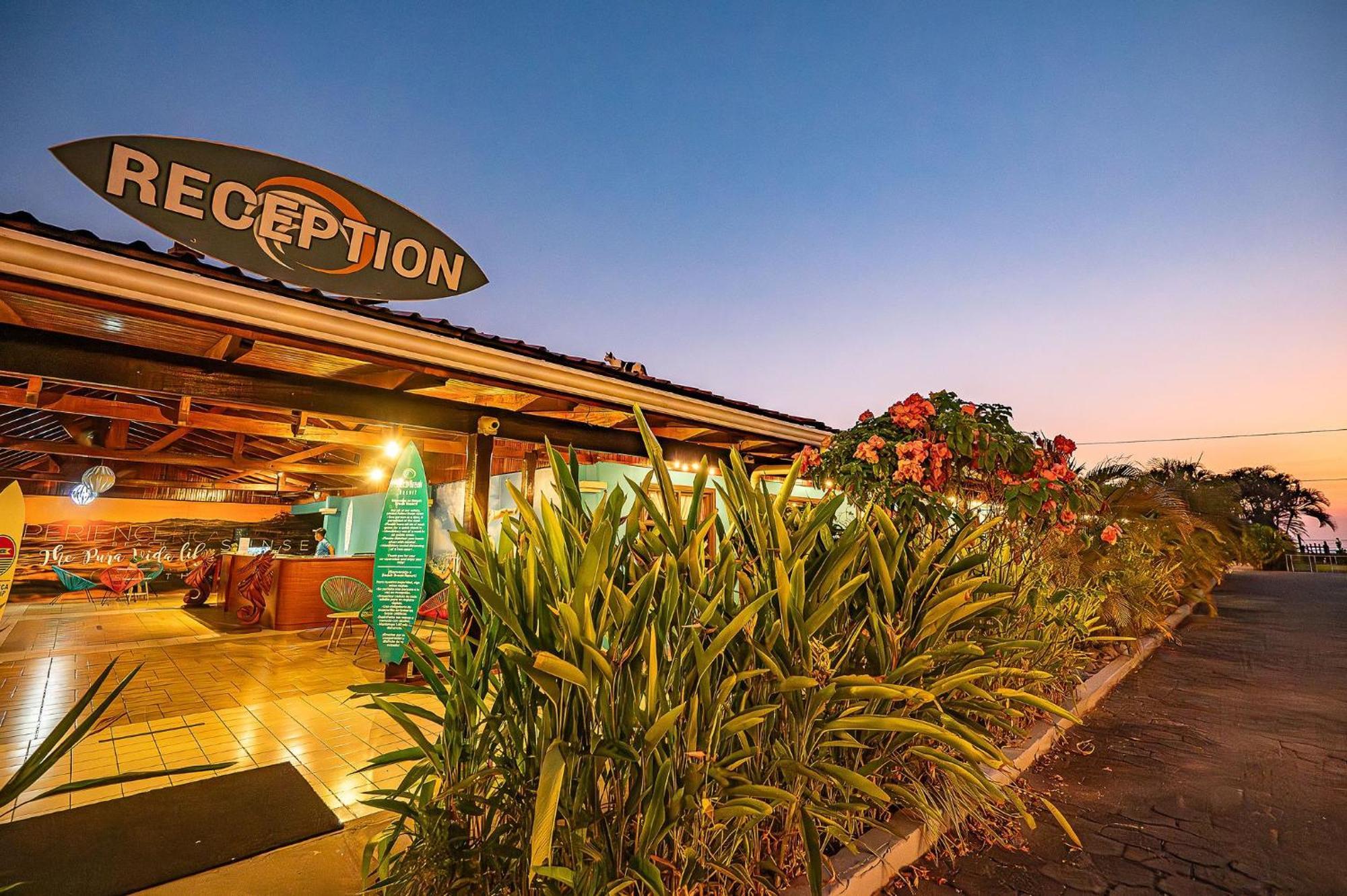 Beach Break Resort & Cr Surf Camp ハコ エクステリア 写真